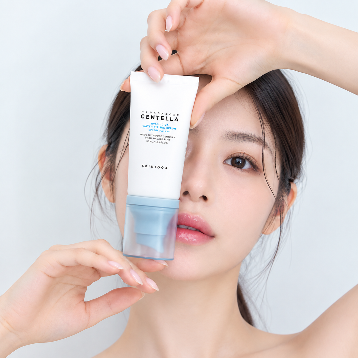 Bloqueador Centella Asiática Hialurónico SPF50+ PA++++ Water-Fit Sun Serum SKIN1004