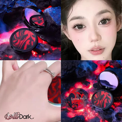 Rubor coreano Candy Bella con diseño rojo y negro, aplicado en rostro femenino, fondo oscuro.