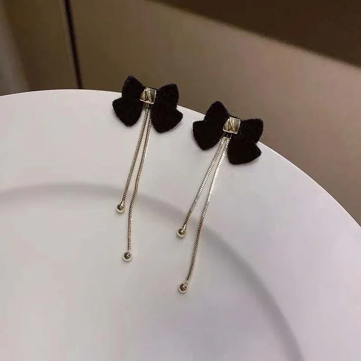Pendientes de lazo negro con cadenas plateadas, accesorios elegantes de moda coreana.