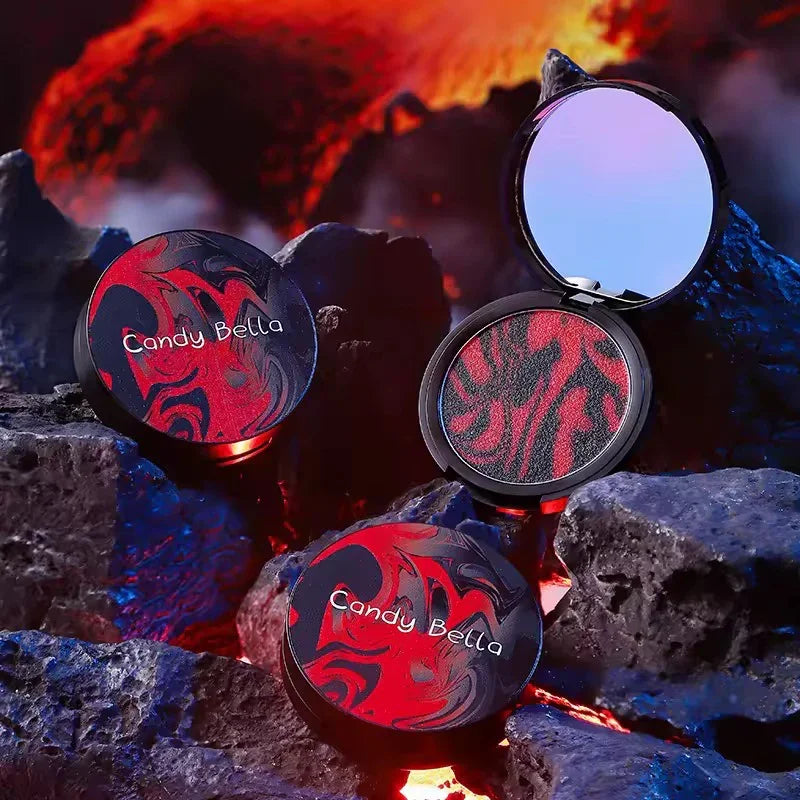 Polvo compacto Candy Bella edición coreana sobre rocas, maquillaje artístico, fondo volcánico.