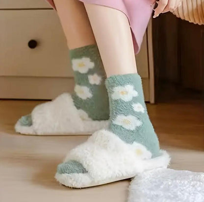 Medias Afelpadas Kawaii de Invierno — Diseños Tiernos y Suaves