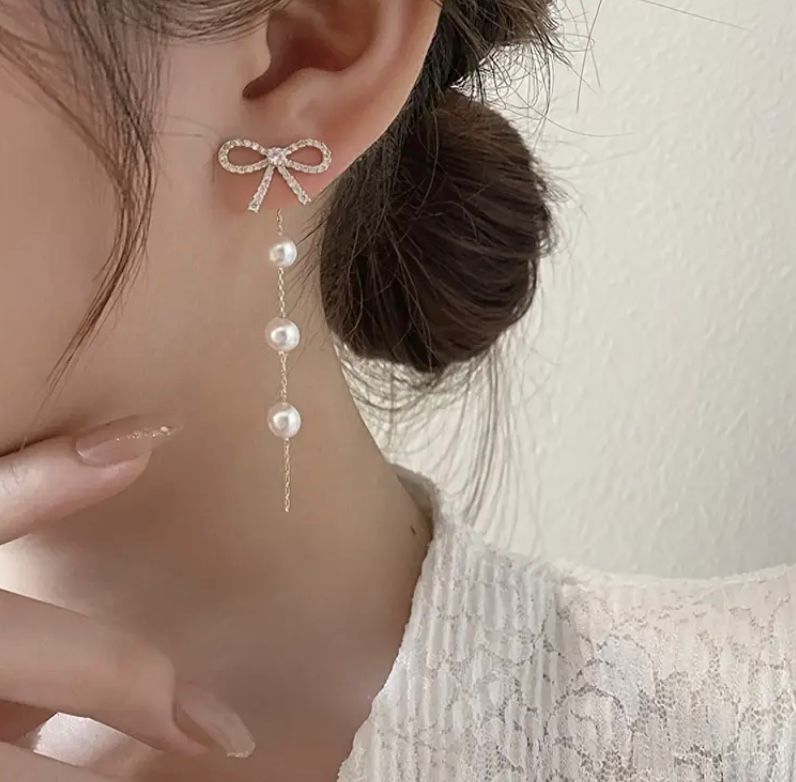 Aretes Yoonsuh