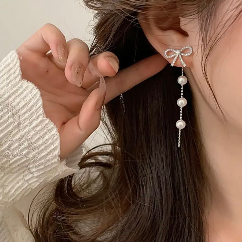 Aretes Yoonsuh