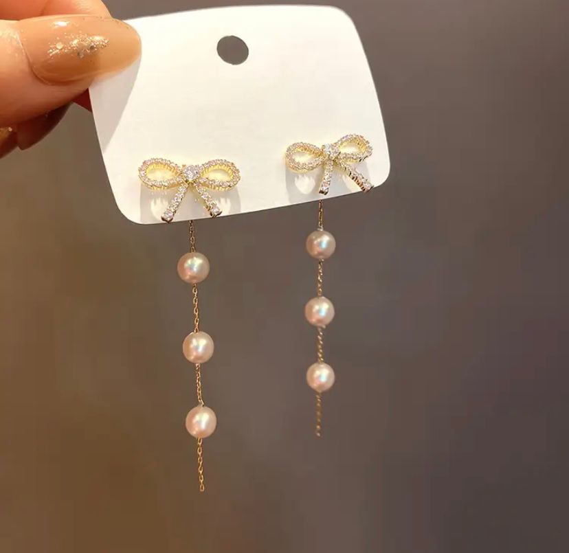 Aretes Yoonsuh