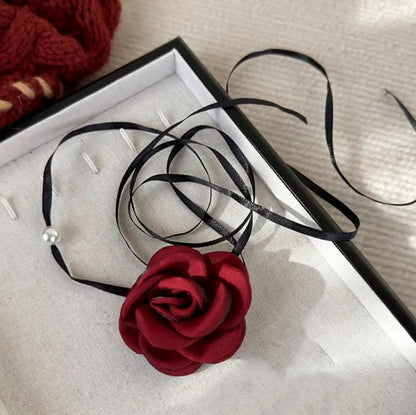 Chockers Midnight Rose