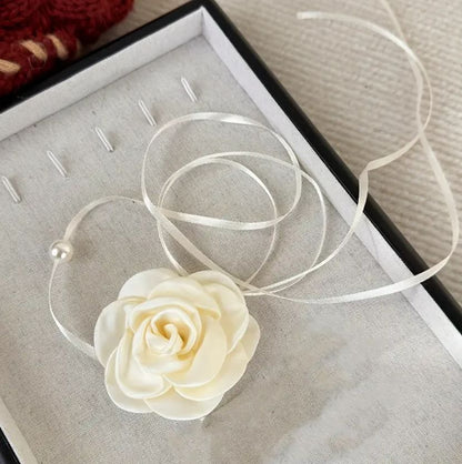 Chockers Midnight Rose