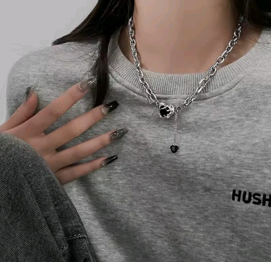 Collar “Raven Heart”