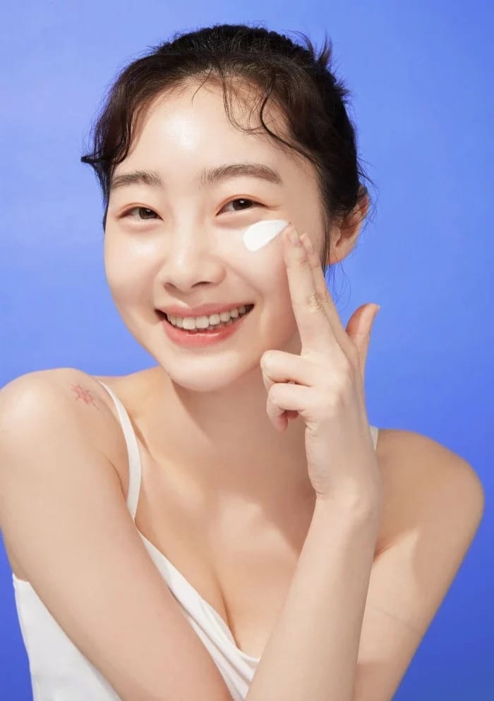 Crema All About Glow Tone Up Chasin’ Rabbits