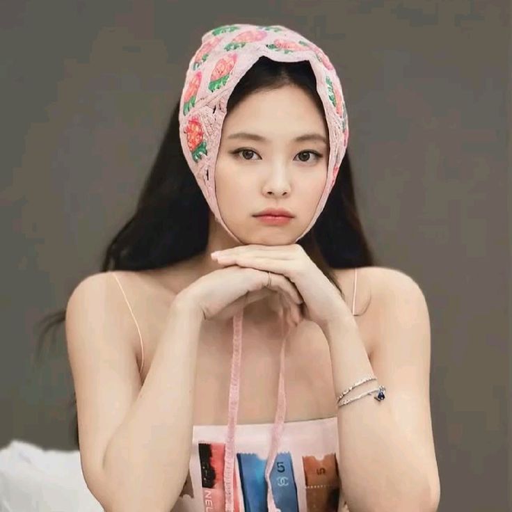 Bandana Crochet Strawberry Jennie